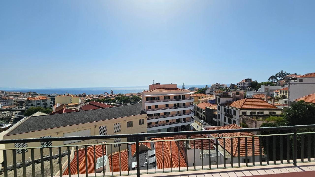 Garden And Seaview Apartment - Free Parking Funchal  Exteriör bild