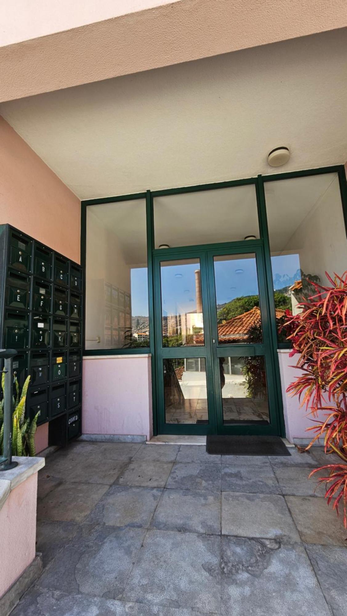 Garden And Seaview Apartment - Free Parking Funchal  Exteriör bild
